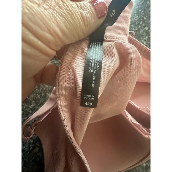 Torrid Pink Underwire Bra Sz. 42B - Picture 6 of 6